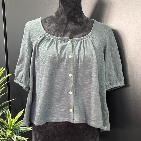 UpWest Tops - UpWest Relaxed Fit Crop,peplum back,elastic sleeve,square neck,extended back